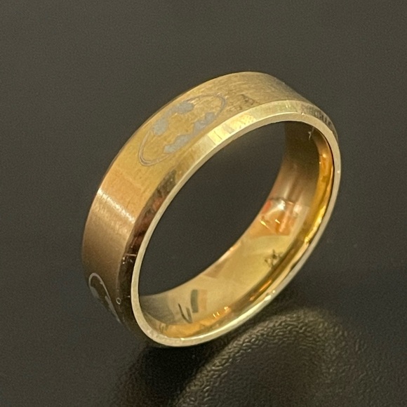 6mm gold Batman ring - Picture 5 of 8
